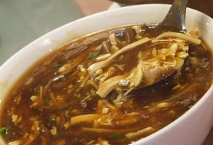泰国街头的酸辣汤小吃